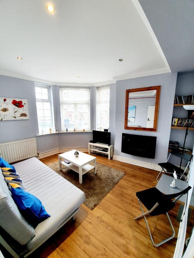 3 Bedroom Apartment Next To Westcliff-On-Sea Station Southend-on-Sea Exteriér fotografie