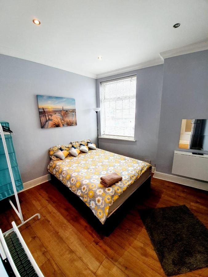 3 Bedroom Apartment Next To Westcliff-On-Sea Station Southend-on-Sea Exteriér fotografie