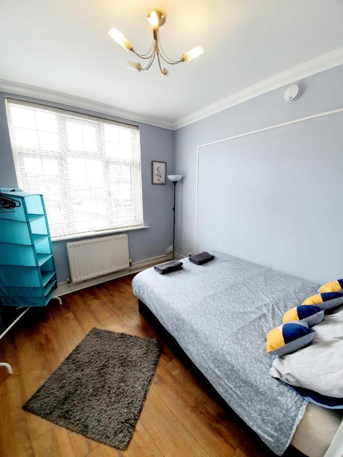 3 Bedroom Apartment Next To Westcliff-On-Sea Station Southend-on-Sea Exteriér fotografie